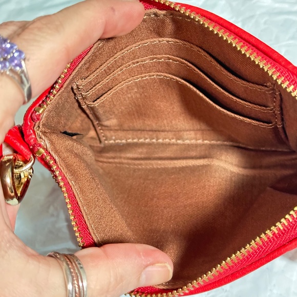 Fossil, Red Leather Woman’s Wristlet Wallet. - Picture 6 of 10